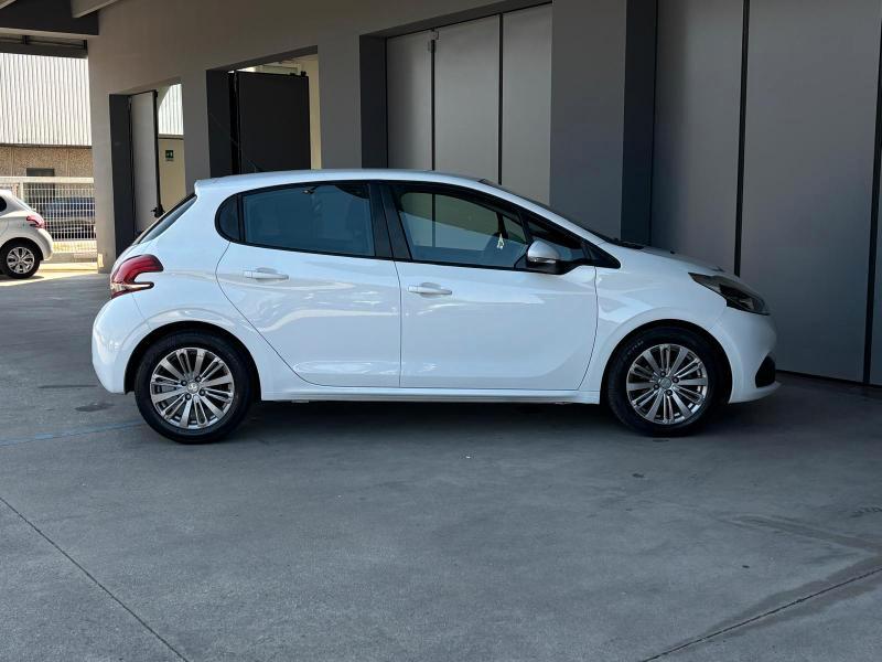 Peugeot 208 5 Porte 208 5p 1.2 puretech Active 82cv