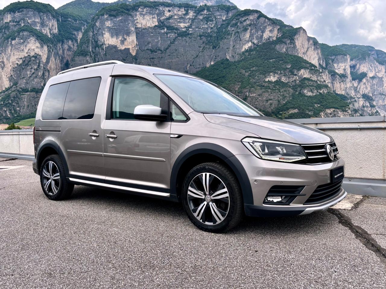 Volkswagen Caddy 2.0 TDI 150 CV Alltrack "Gancio/WinterPack3/Webasto"