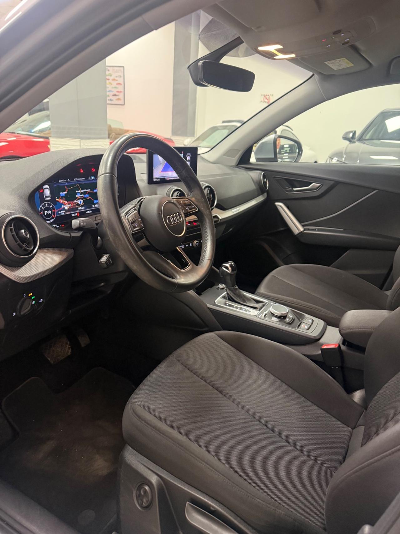 Audi Q2 35 TDI S tronic Business Advanced