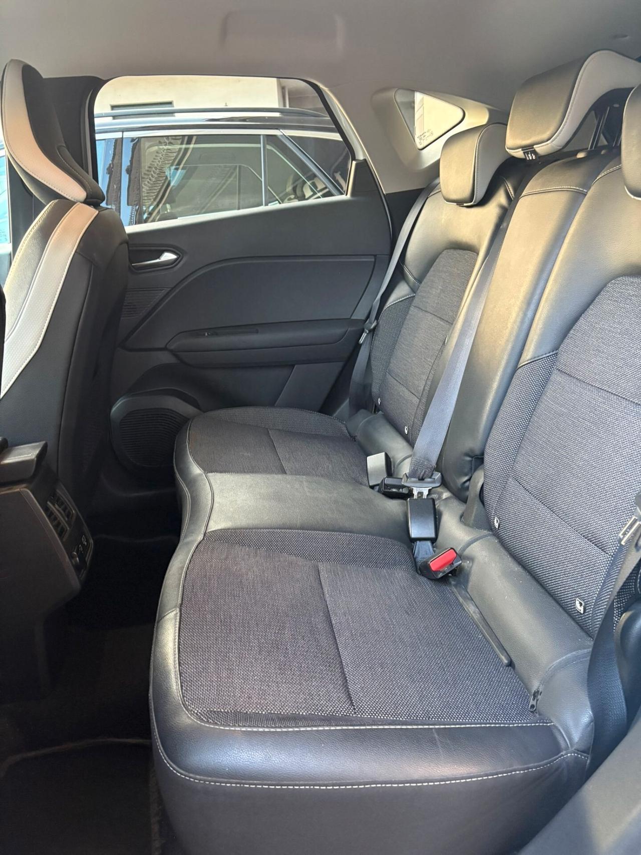 Renault Captur 1.6 E-Tech phev Intens 160 cv auto my