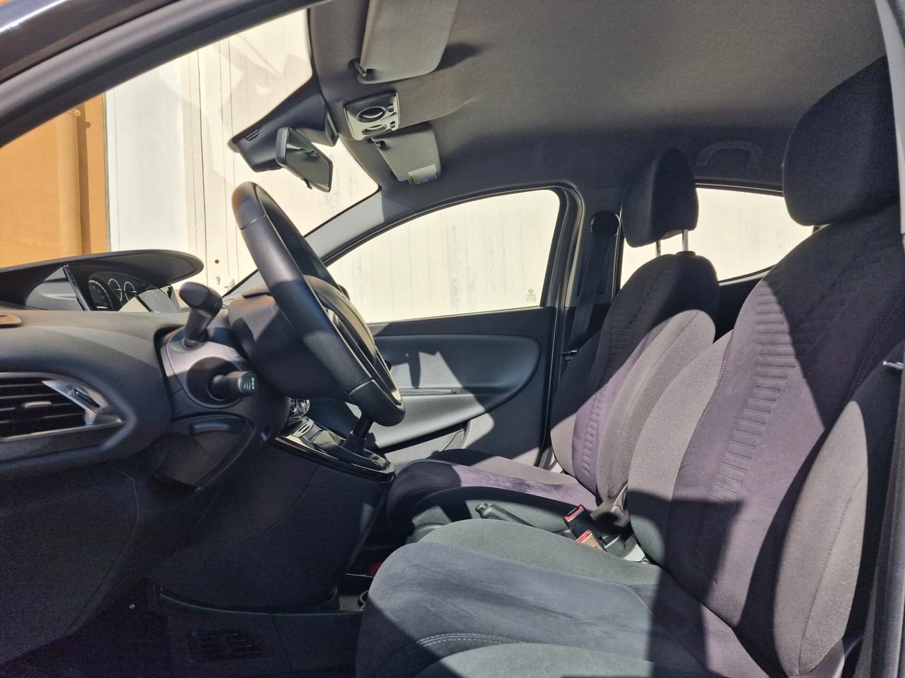 Lancia Ypsilon 1.2 benzina 70cv 5POSTI