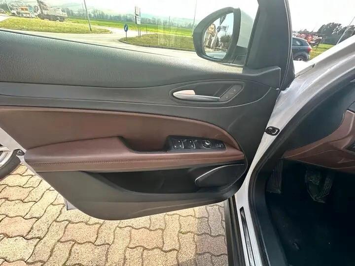 Alfa Romeo Stelvio 2.2 Turbodiesel 210 CV AT8 Q4 Executive 180cv