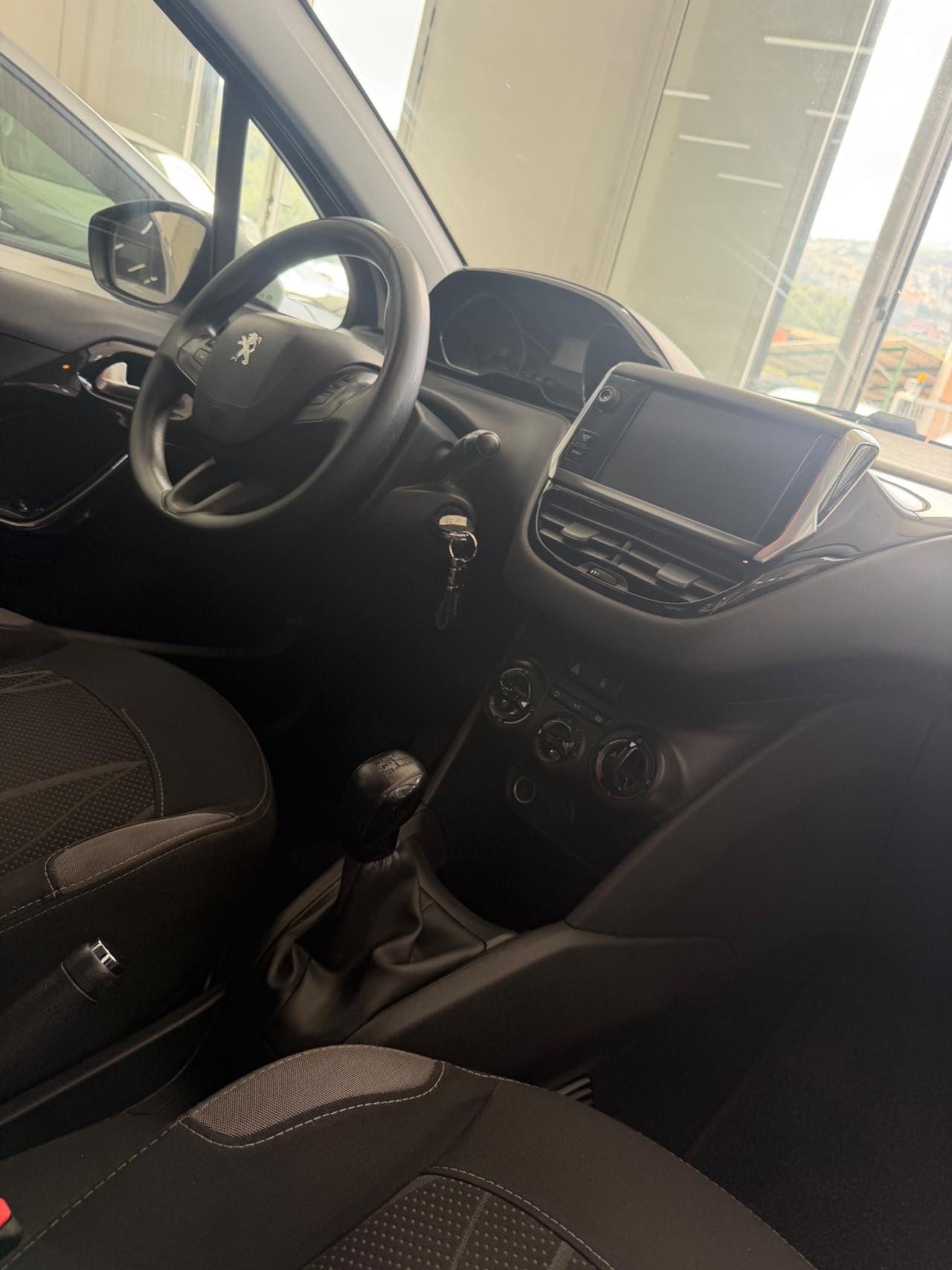 Peugeot 208 1.2 BENZ 5 porte FINANZIABILE