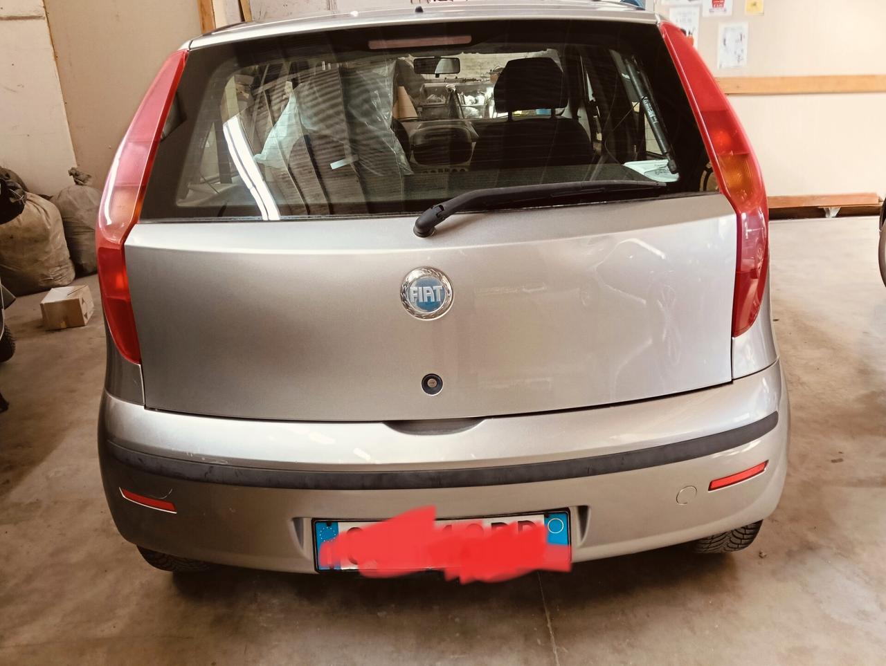 Fiat Punto 1.2i cat 5 porte ELX km.114000 Uniprop Vetrina