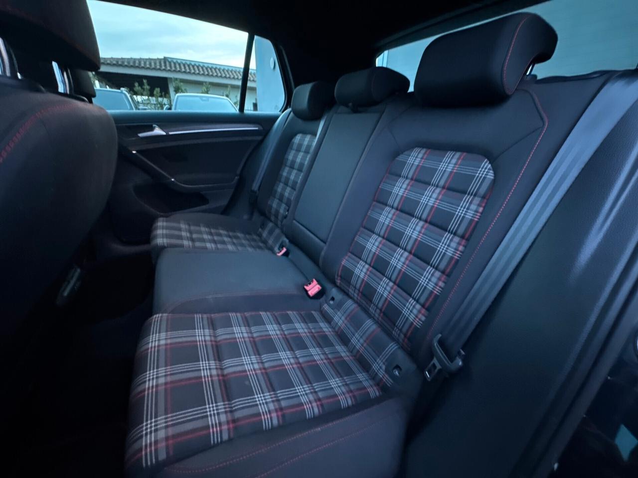 Volkswagen Golf GTI Performance 2.0 TSI DSG 5p. BlueMotion Technology