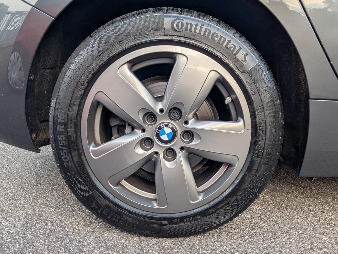 Bmw 116 116d 5p. Business Advantage