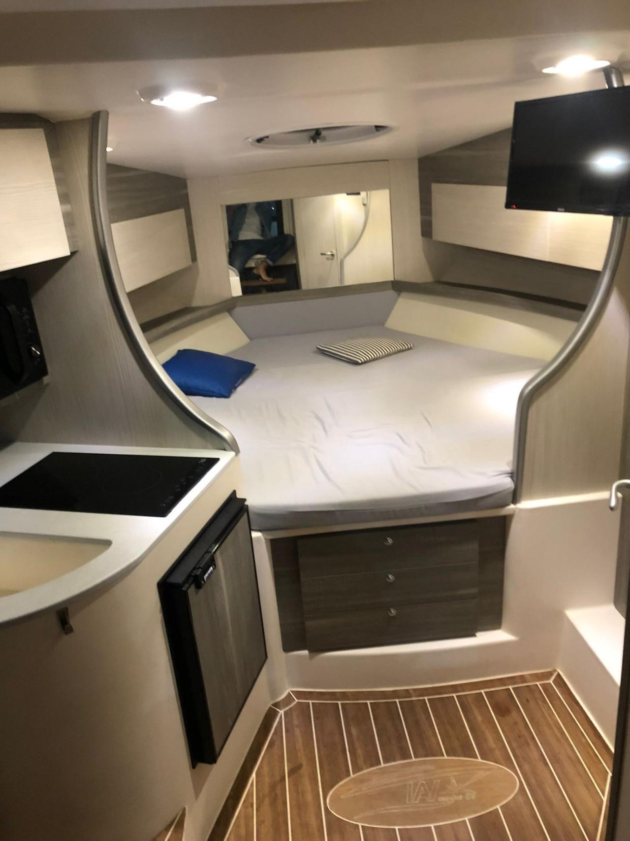 IAV MARINE 28/MERCURY 2x170CV DIESEL