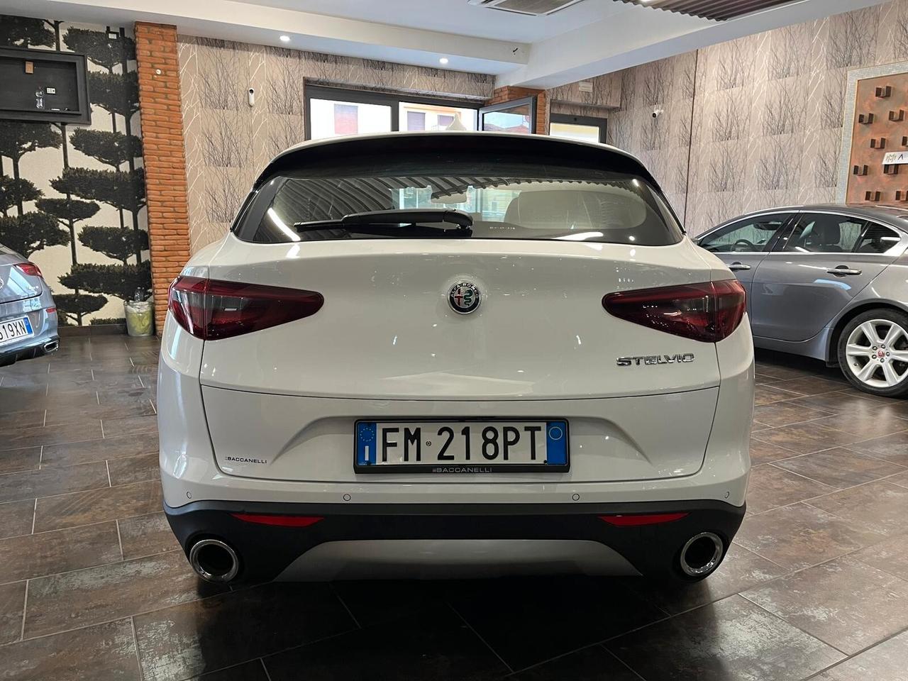 Alfa Romeo Stelvio 2.2 Turbodiesel 180 CV AT8 RWD Super
