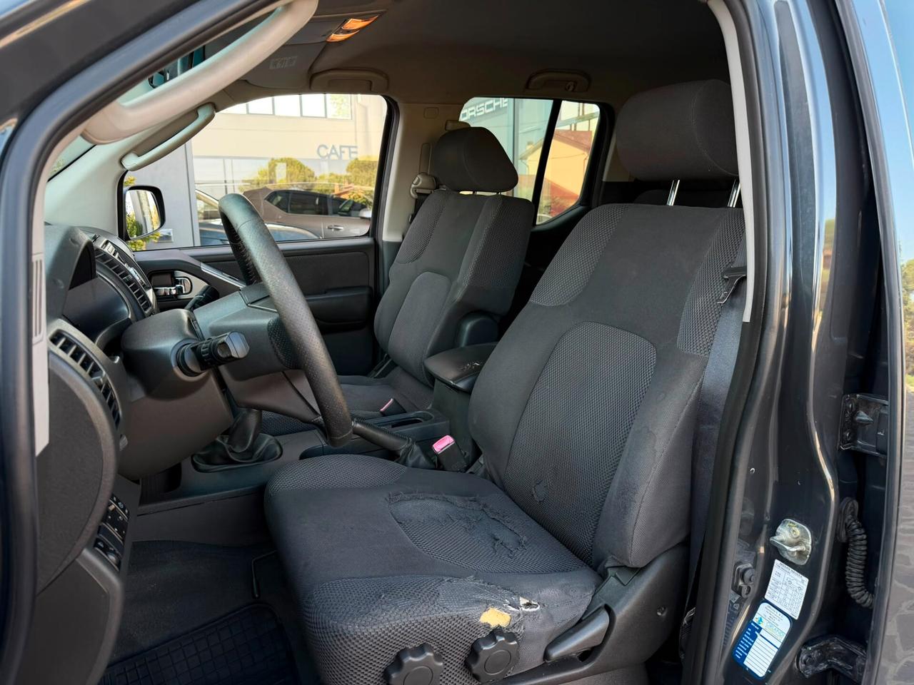 Nissan Navara 2.5 dCi 4 porte Double Cab - hard top