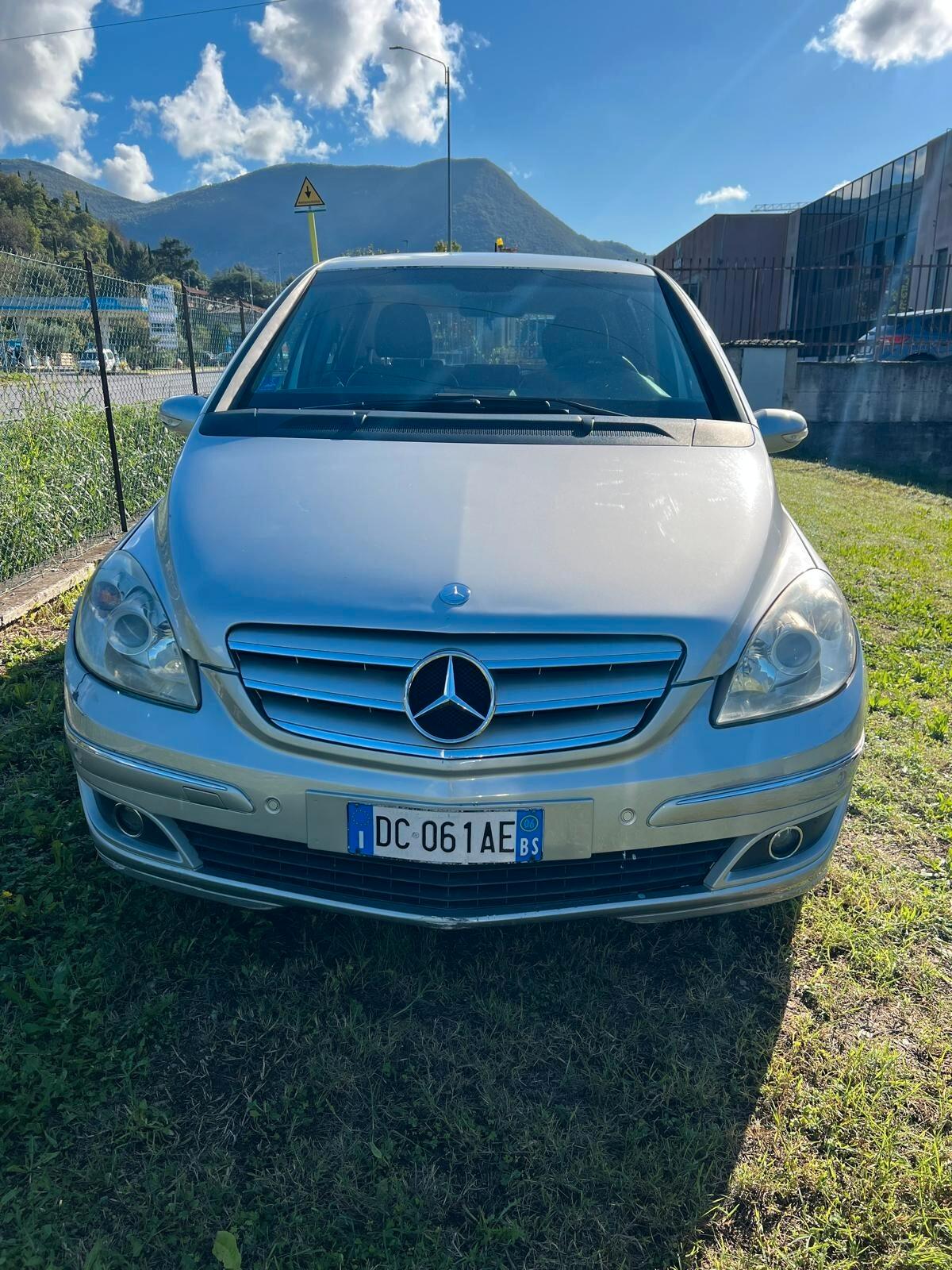 Mercedes-benz B 180 CDI X neopatentati