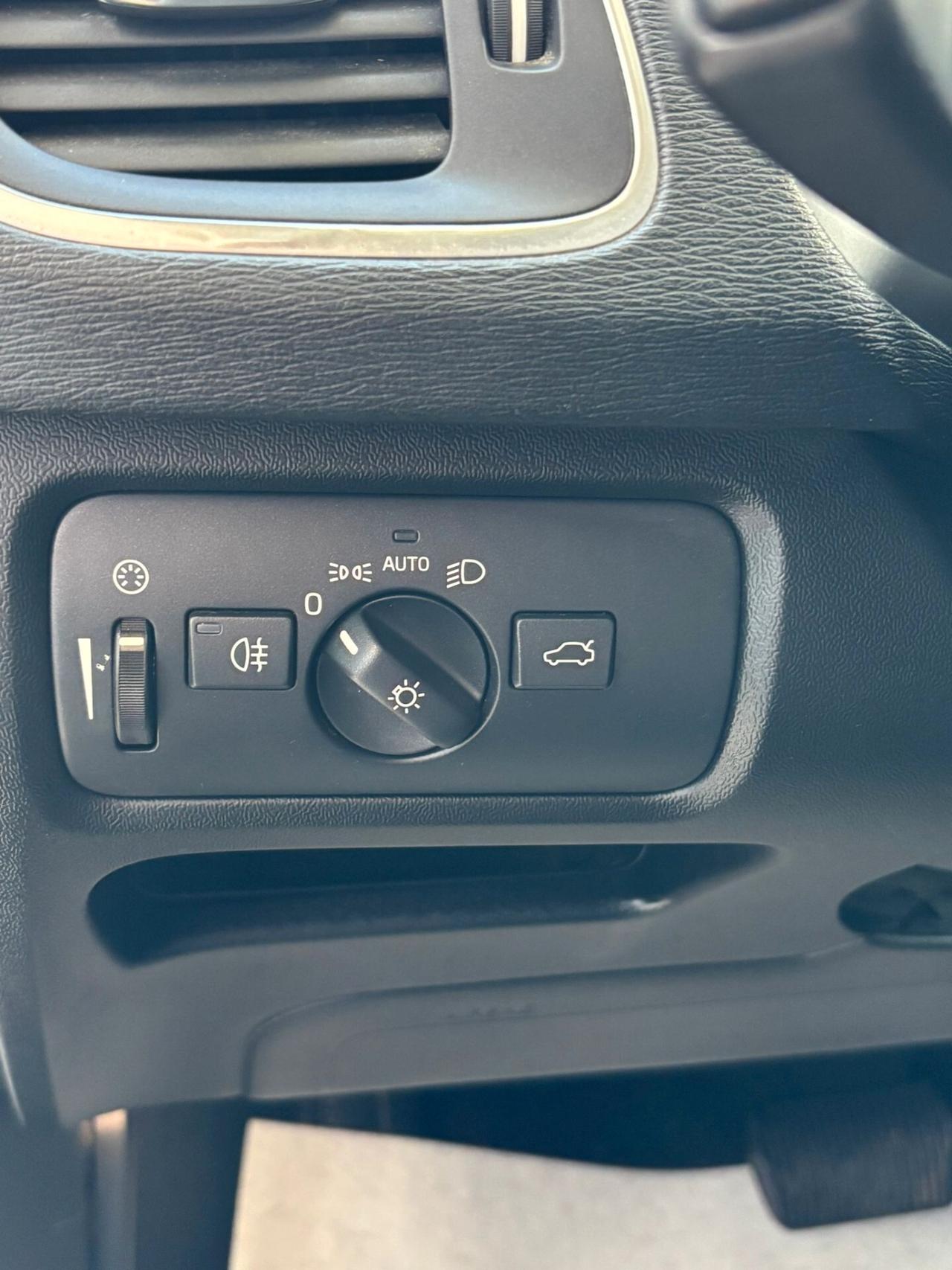 Volvo V40 D2 Geartronic Business Plus
