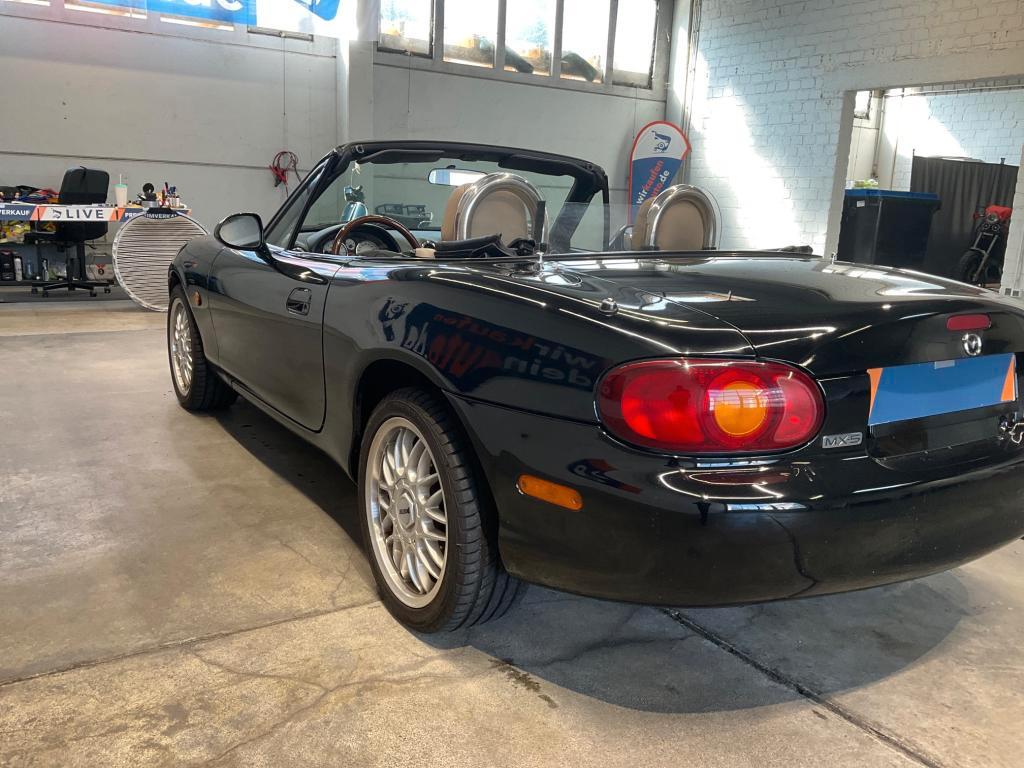 Mazda MX-5 1.6