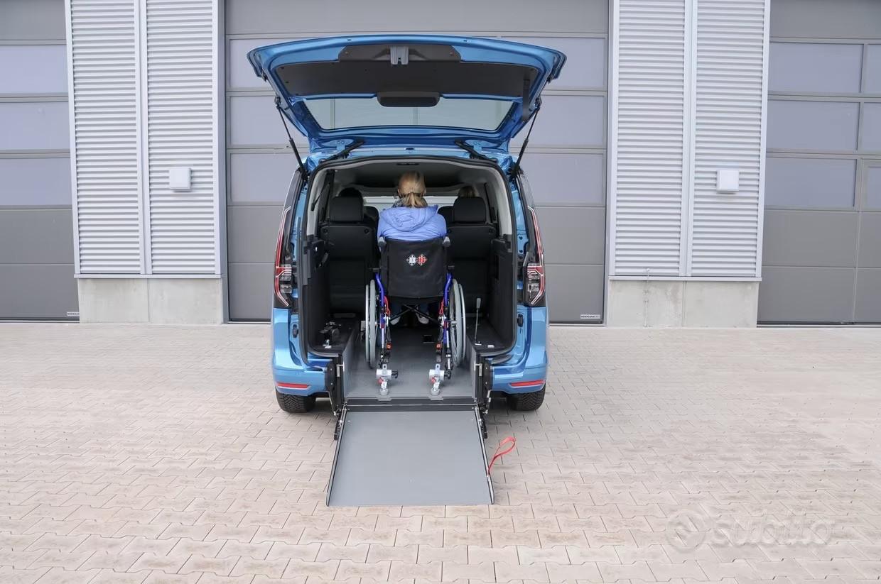Volkswagen Caddy Pianale Ribassato - auto per disabili