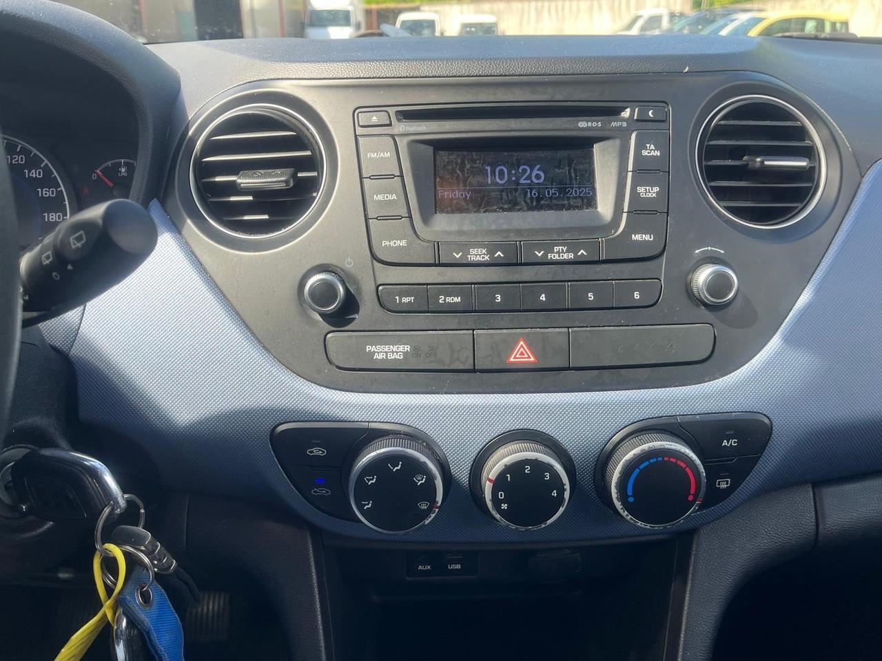 Hyundai i10-1.0 gpl - full opt-2015