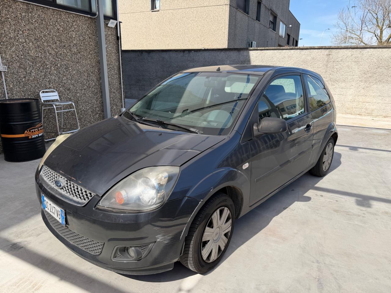 FORD FIESTA 1.4 BENZINA EURO4 80.000KM COMERCIANTI