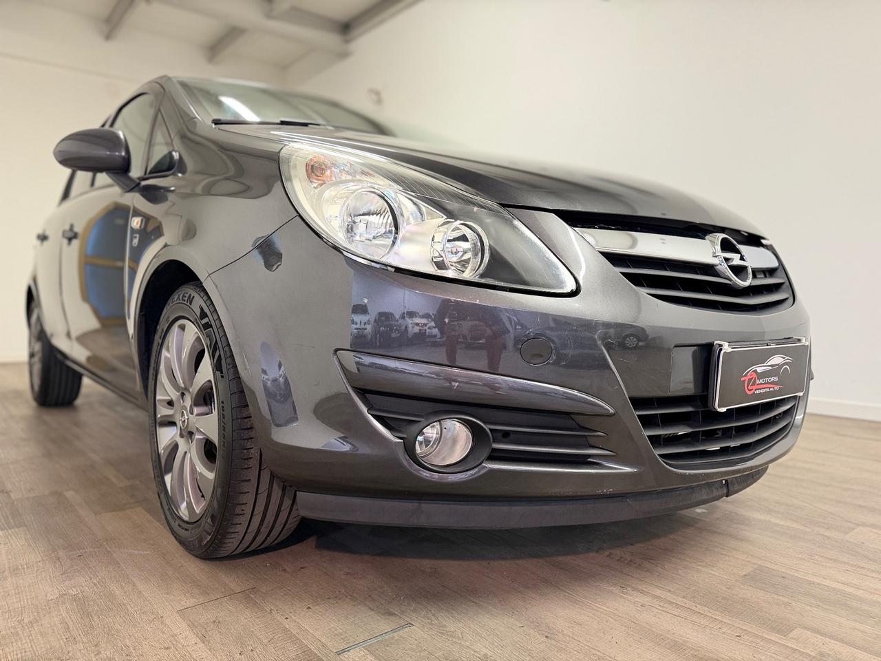 Opel Corsa 1.2 5 porte Cosmo NEOPATENTATI