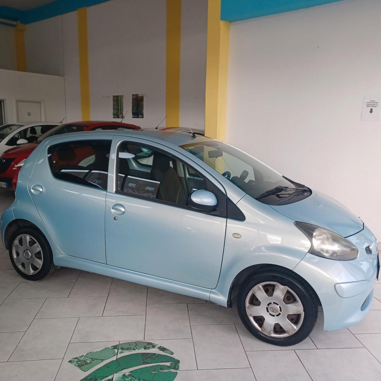 100248KM AYGO 1.0 NEOPATENTATI ECONOMICA