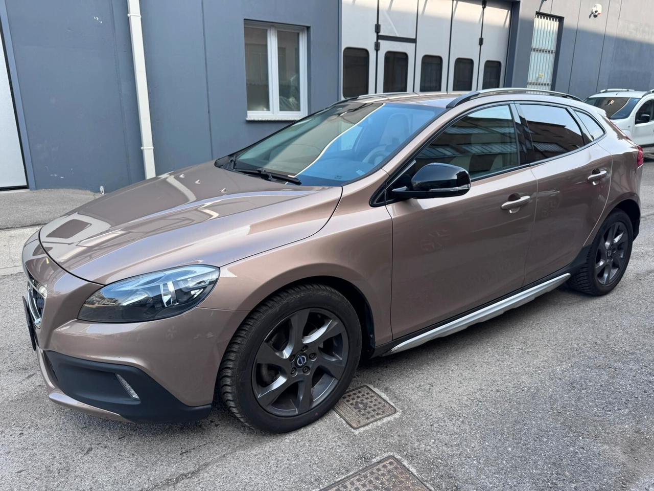 Volvo V40 Cross Country D2 1.6 Summum*EURO5B*NEOPATENTATI