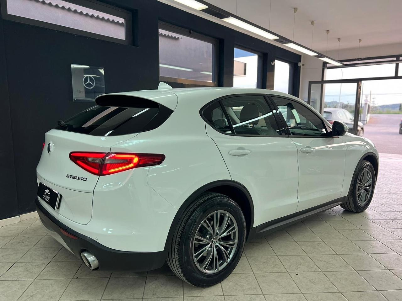 Alfa Romeo Stelvio 2.2 Turbodiesel 210 CV AT8 Q4 Super