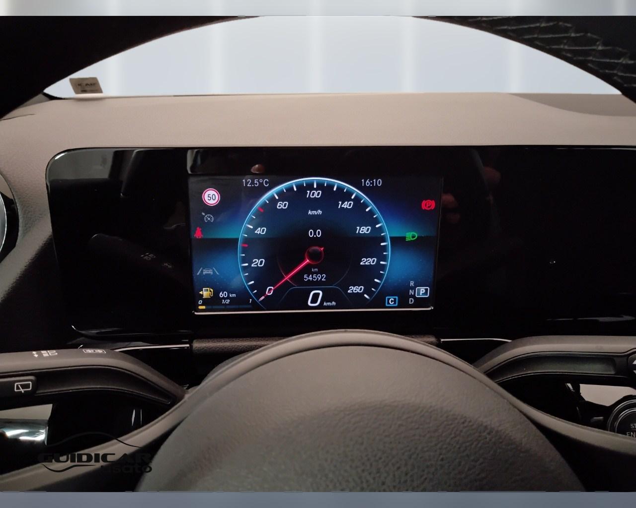 Mercedes-Benz GLA-H247 2020 - GLA 180 d Sport auto