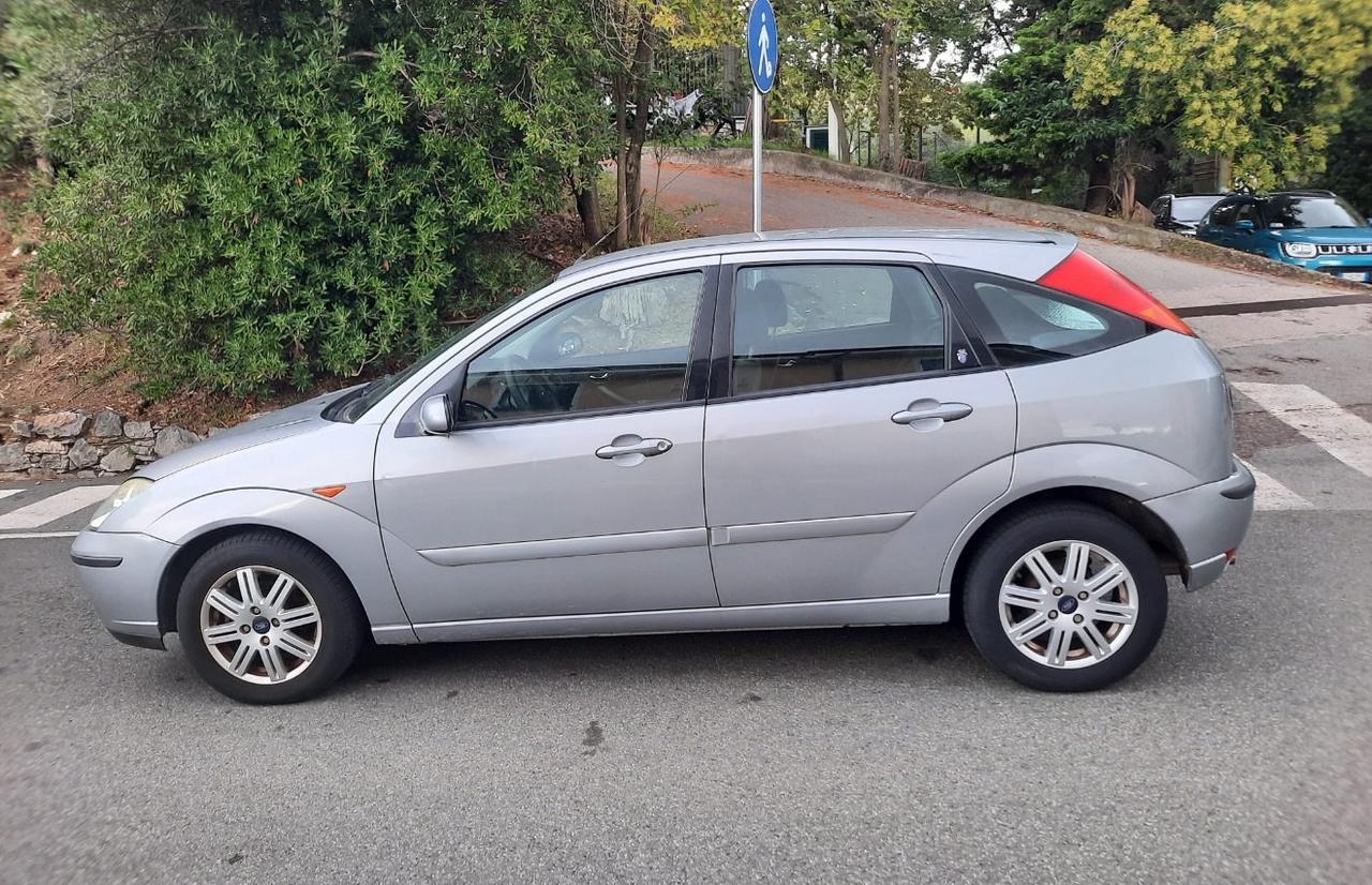 Ford Focus 1.6i 16V cat SW Ghia