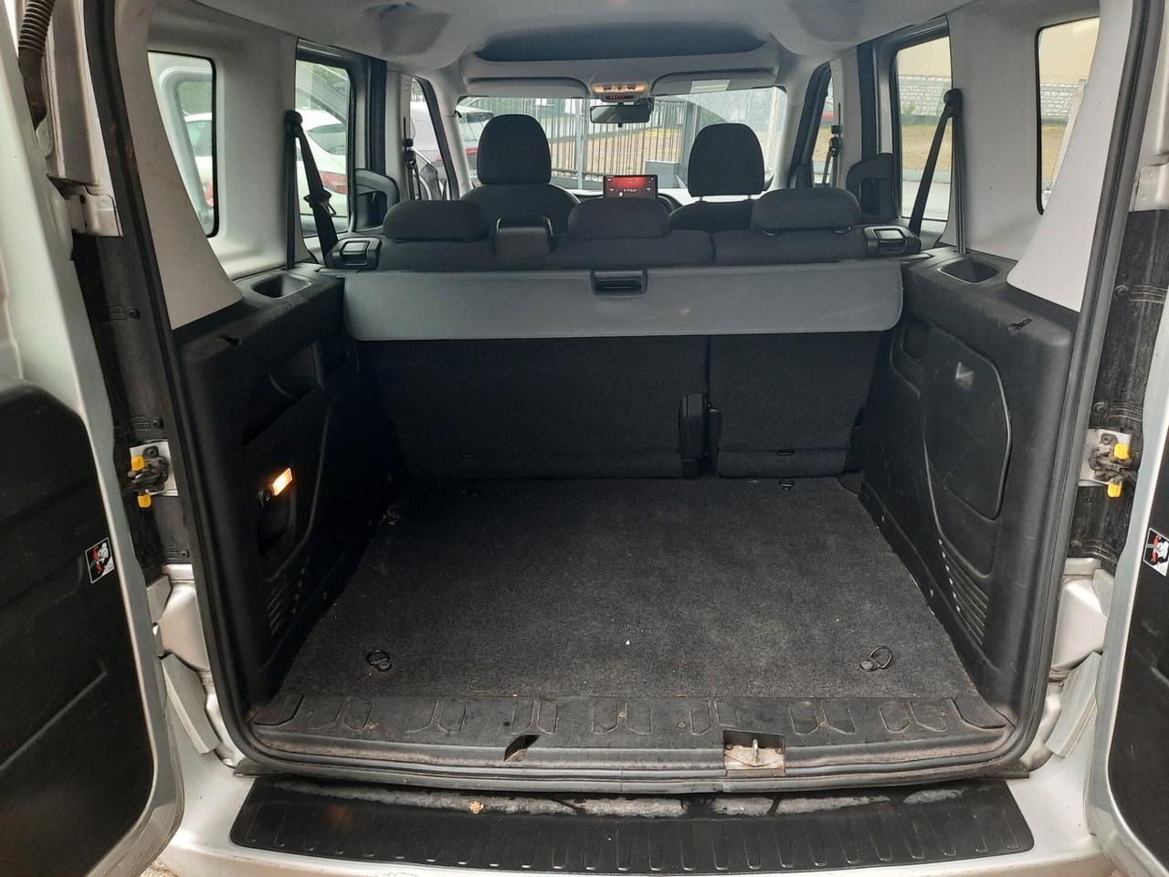 Fiat Doblo JTD LOUNGE CLIMATIZZATORE VOL. MULTIFUNZIONI GOMME 4 STAGIONI RADIO TOUCH SCRENN BLUETOOTH