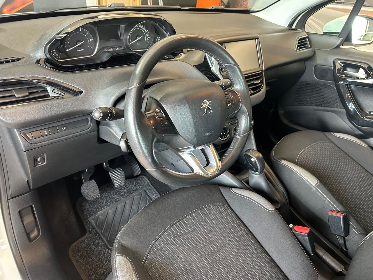 Peugeot 208 - 1.2 PureTech 82 CV 119.000 KM