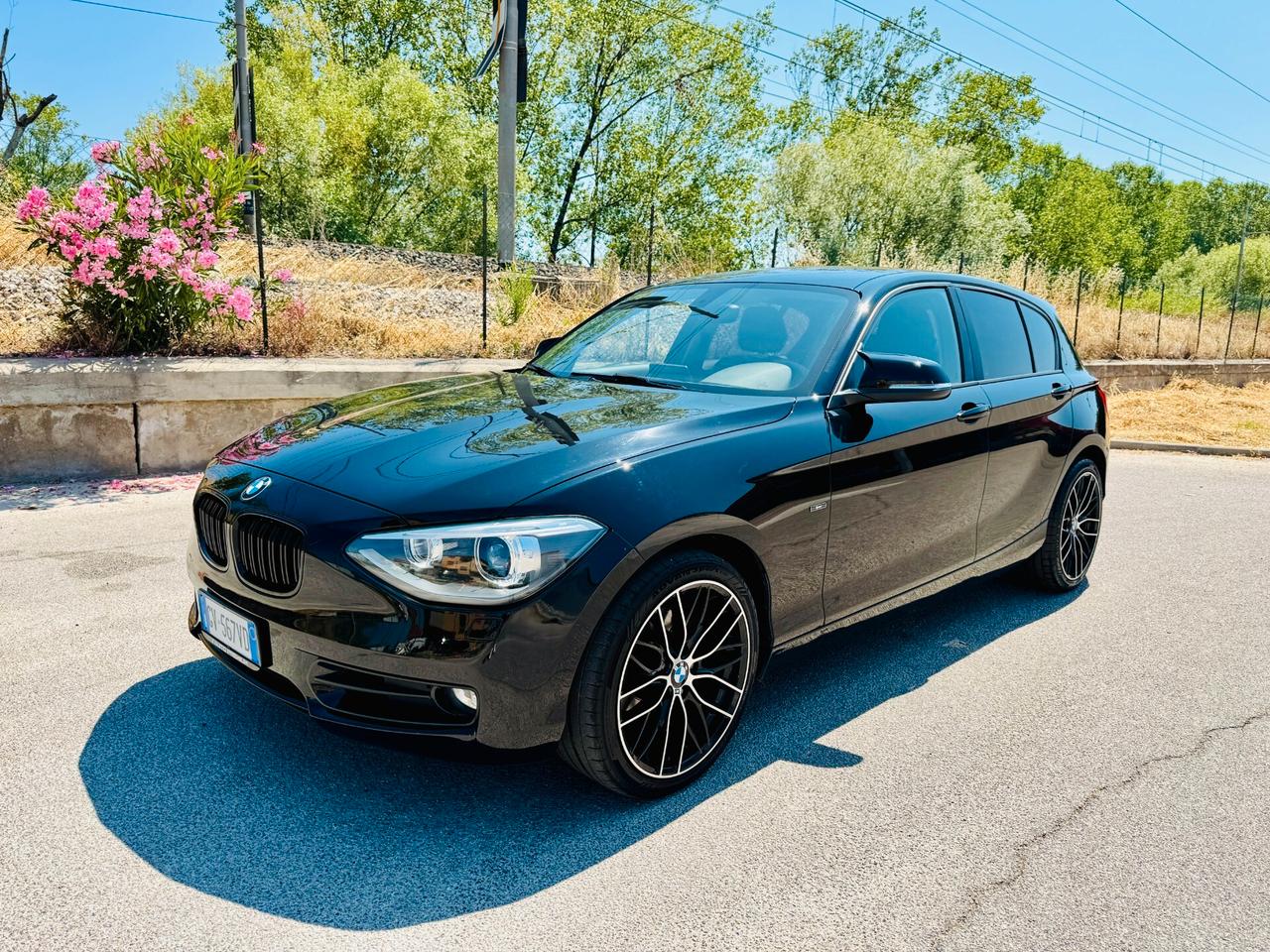 BMW 120d xDrive 5p. Sport / Led / Interni M