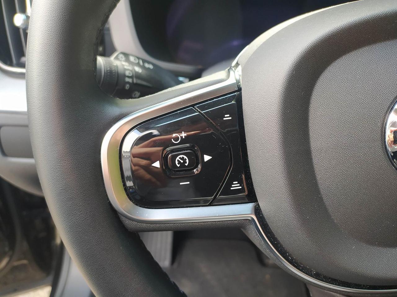 Volvo XC 60 2.0 T6 Recharge PHEV Ultimate Dark