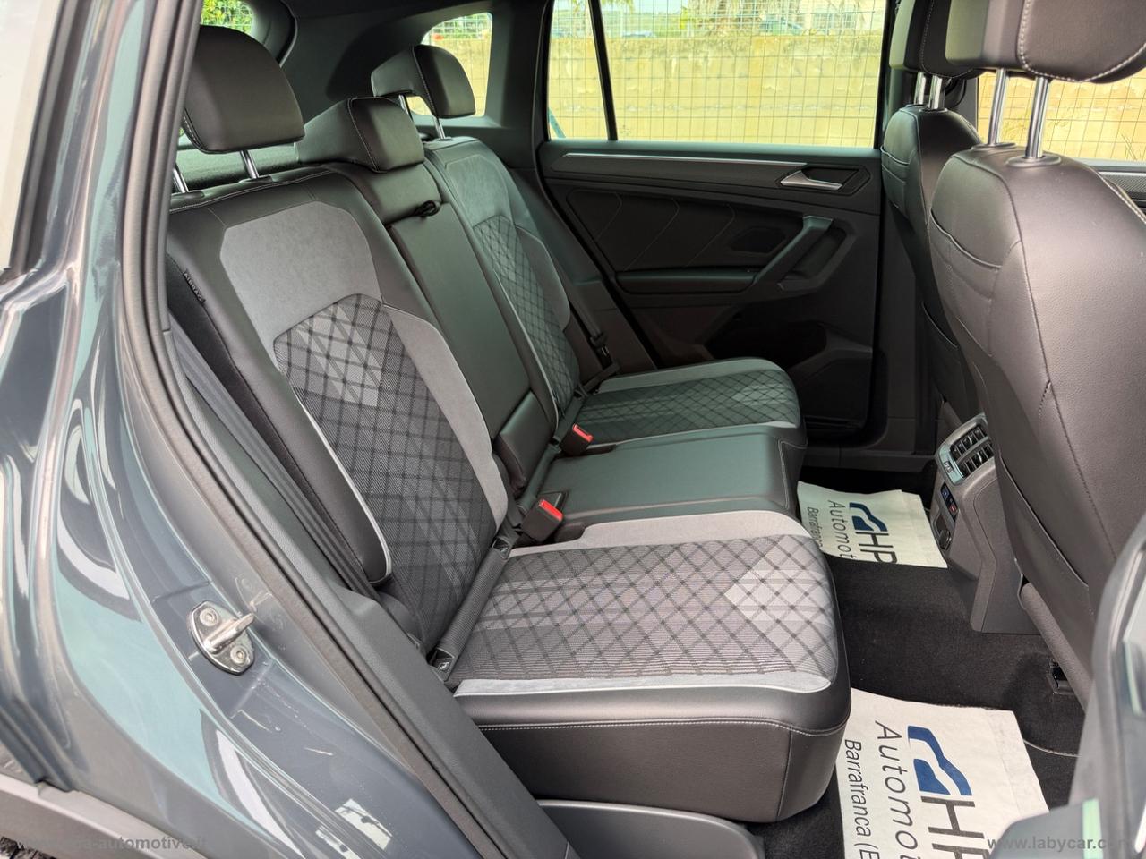 VOLKSWAGEN Tiguan 2.0TDI R-LINE FULL LED NAVI AID ACTIVE INFO DISPLAY PELLE RETROCAMERA