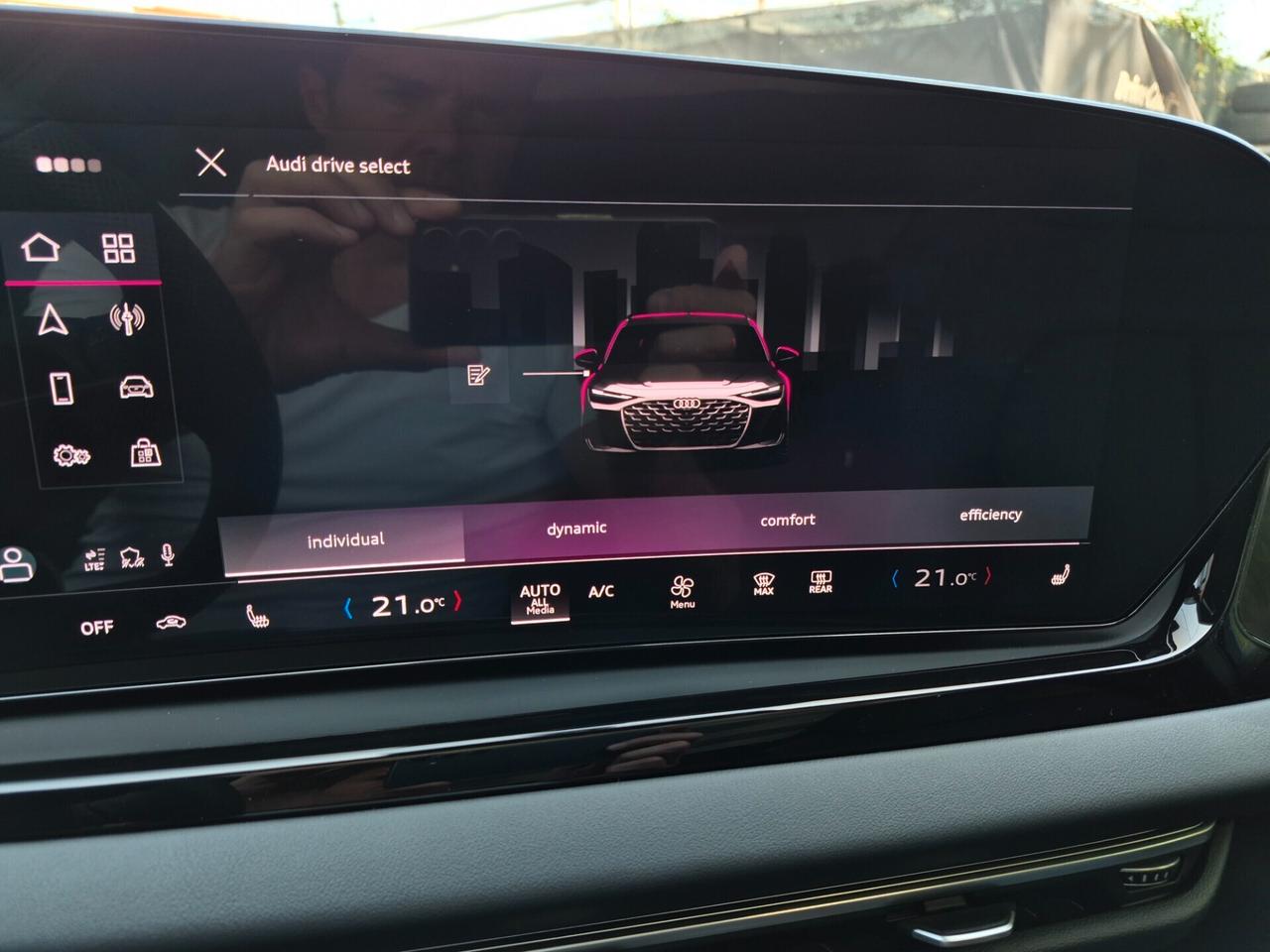 Audi A6 AVANT NEW GENERATION S LINE EDITION TDI S-TRONIC TETTO MATRIX DISPLAY PASS. 360° AUTO UFFICIALE AUDI 1 PROPRIETARIO