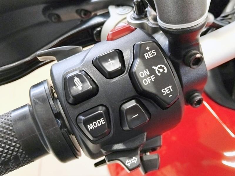 Ducati Multistrada V4 1200 S Travel & Radar