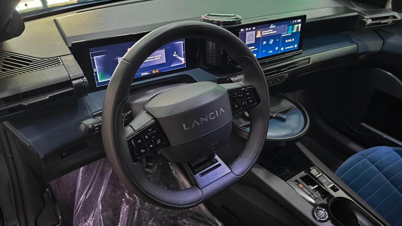 Lancia Ypsilon Hybrid e-DCT Edizione Cassina