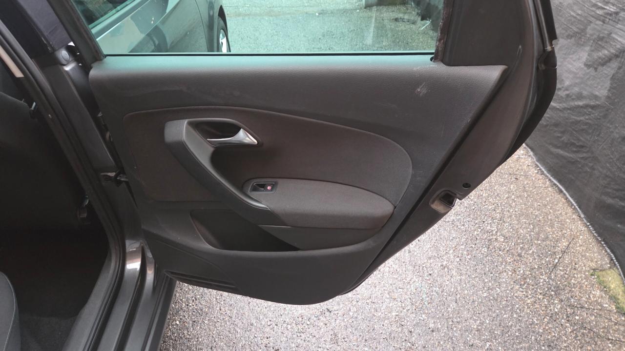 Volkswagen Polo 1.4 5 porte Highline unico proprietario neo patentati