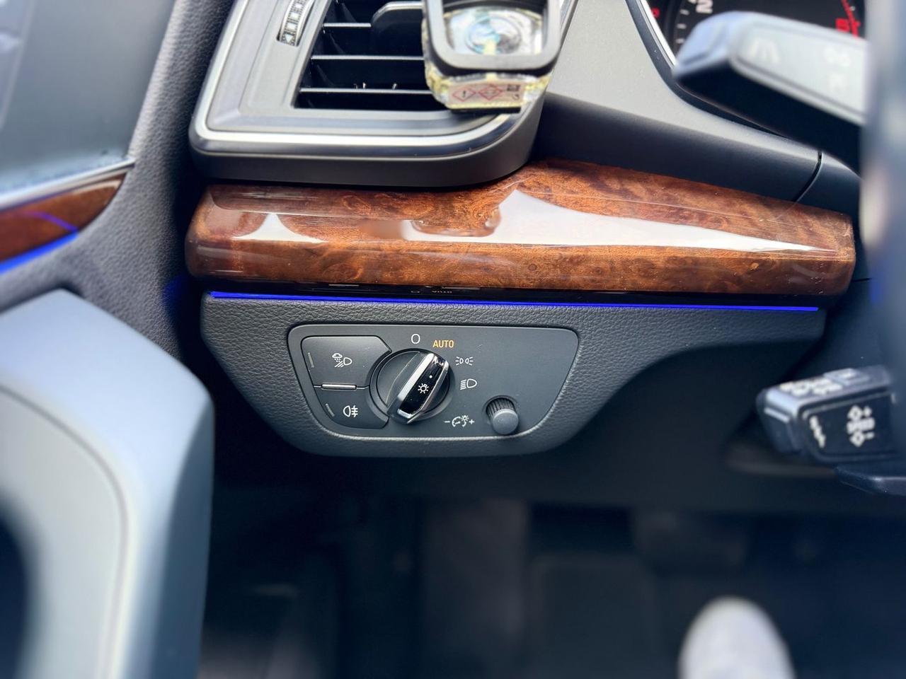 Audi Q5 Business Sport 2.0 40 TDI #9784