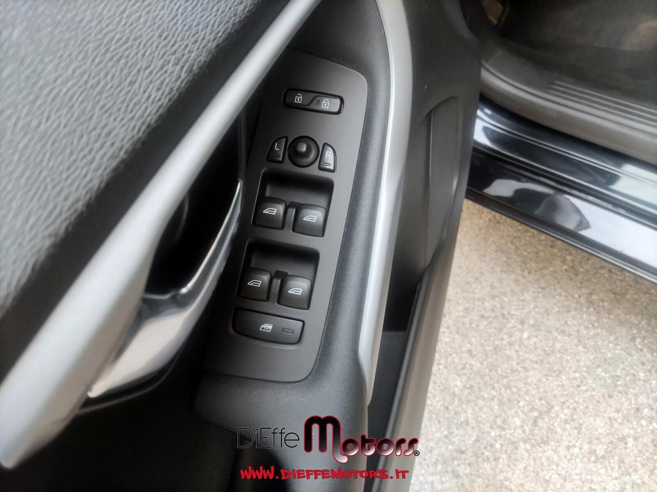 Volvo V40 D2 1.6 Powershift Kinetic