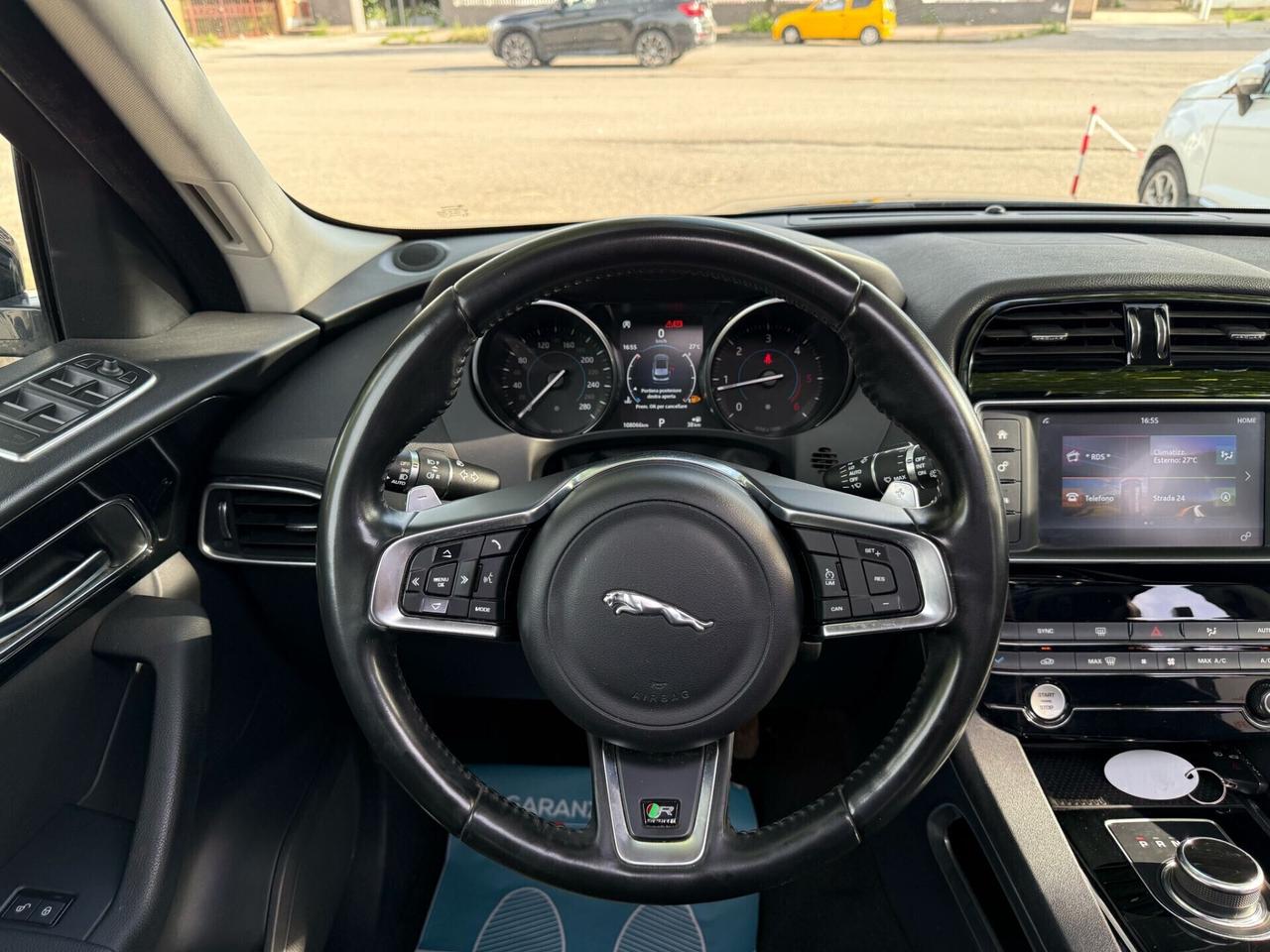 Jaguar F-Pace 2.0 R-Sport AWD 180 HP