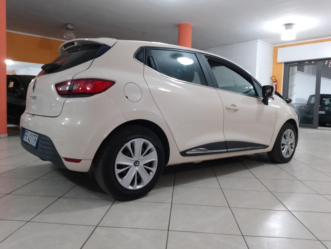 Renault Clio dCi 8V 75 CV Start&Stop 5 porte Energy Duel