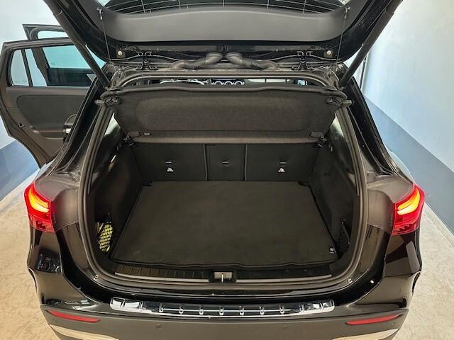 Mercedes-benz GLA 180 AMG Line Premium 15.000KM PARI NUOVO