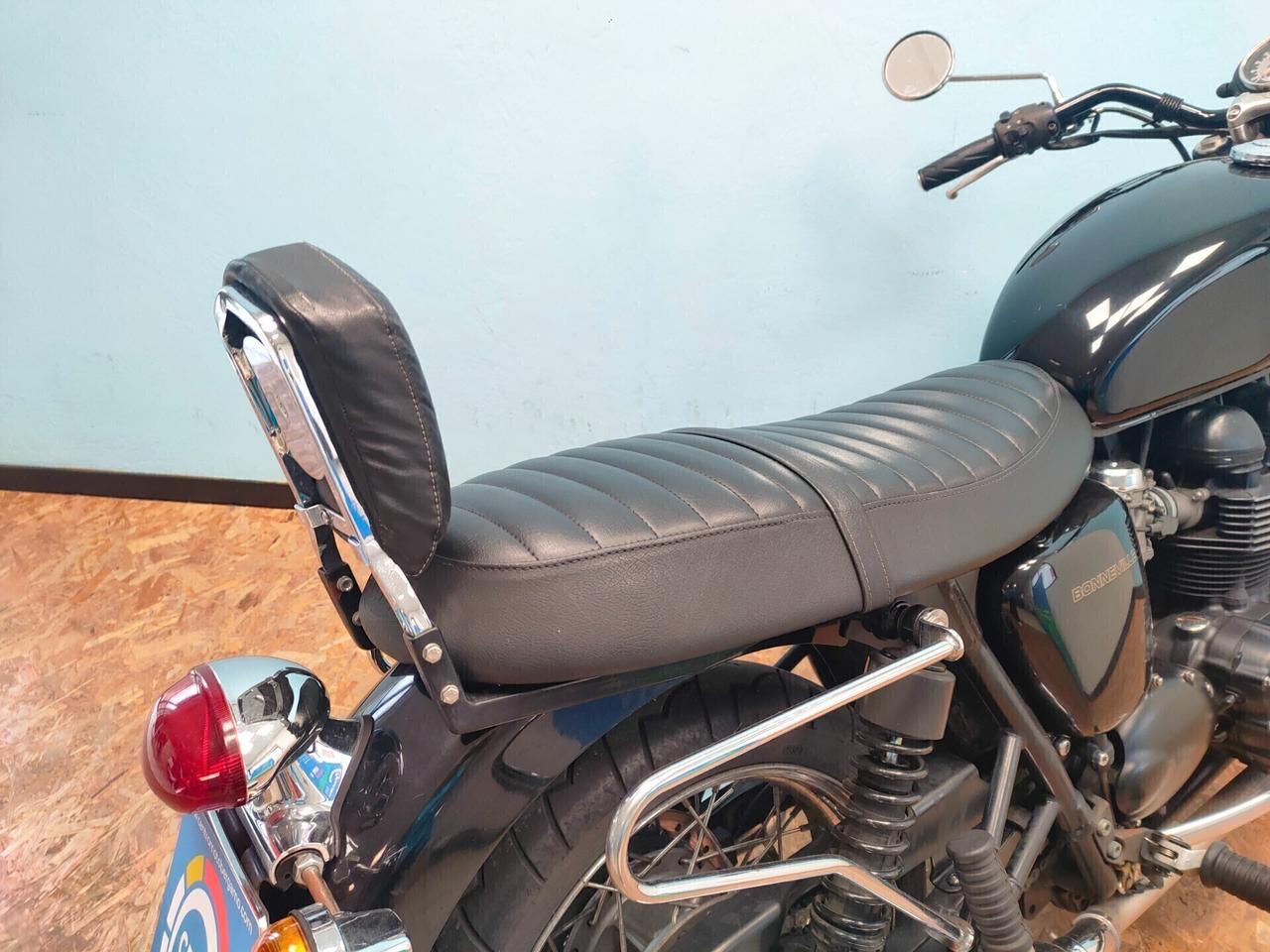 Triumph Bonneville 800: l'intramontabile scrambler