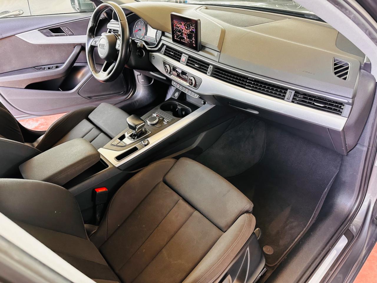 Audi A4 35 TDI 150CV S-Tronic 7Marce F1 S-Line