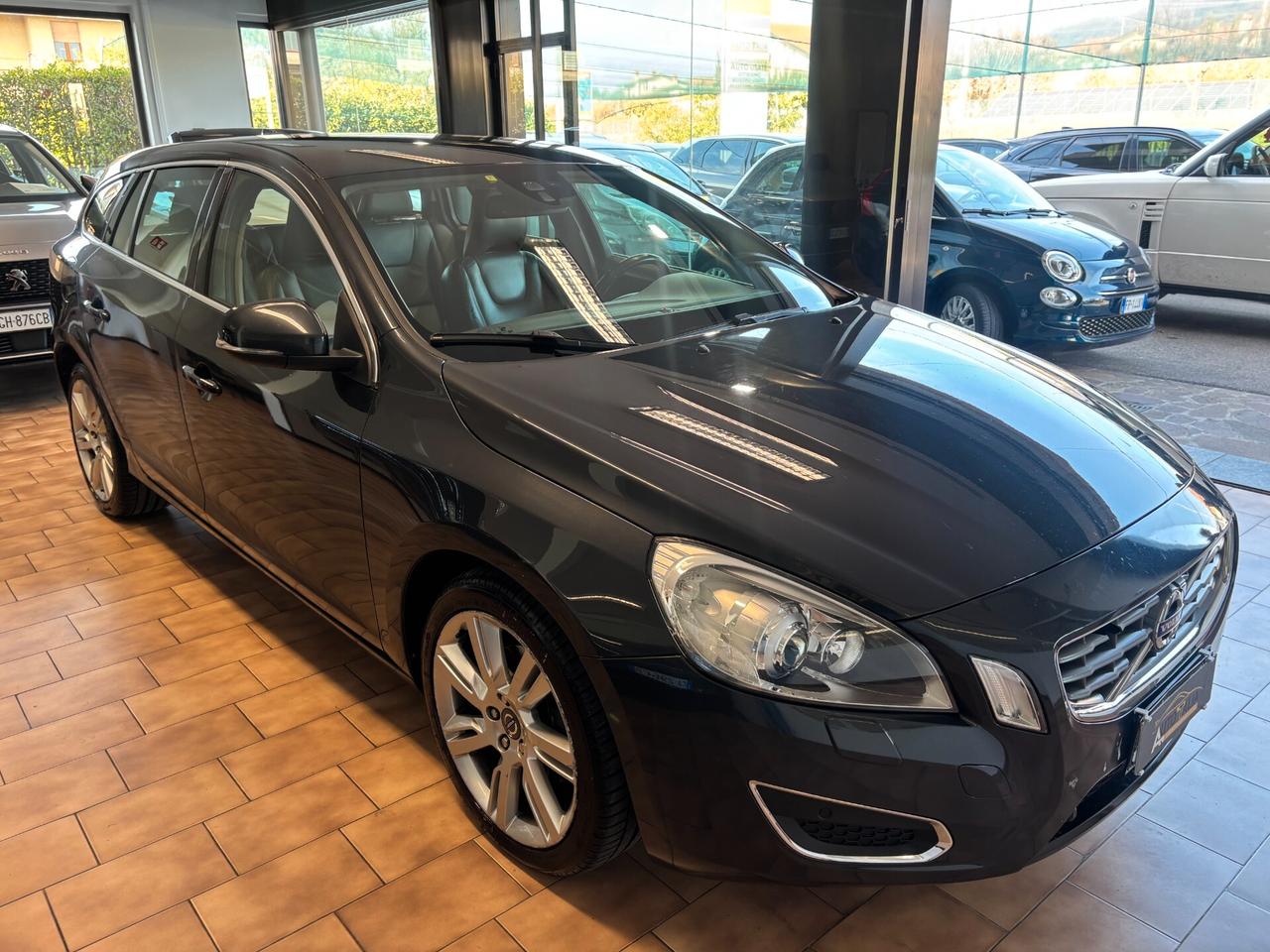 Volvo V60 * 2.0 d3 Summum geartronic*TAGLIANDI CERTIFICATI