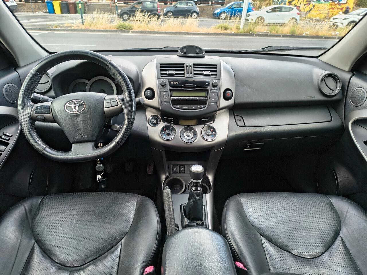 TOYOTA RAV4 2.2 DIESEL MODELLO LUXURY ANNO 2009