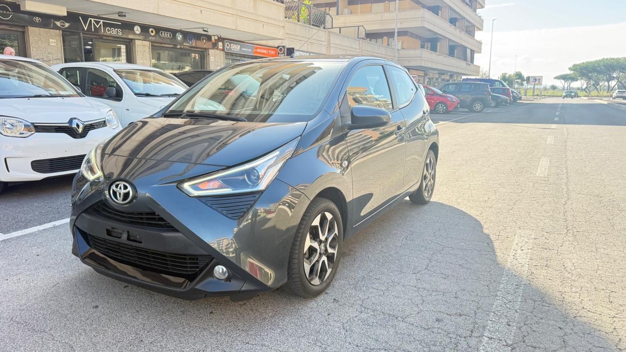 Toyota Aygo 1.0 VVT-i 72 CV 5 porte x-play LED NAVI CAR PLAY KAMERA CERCHI 16 BLUETOOTH