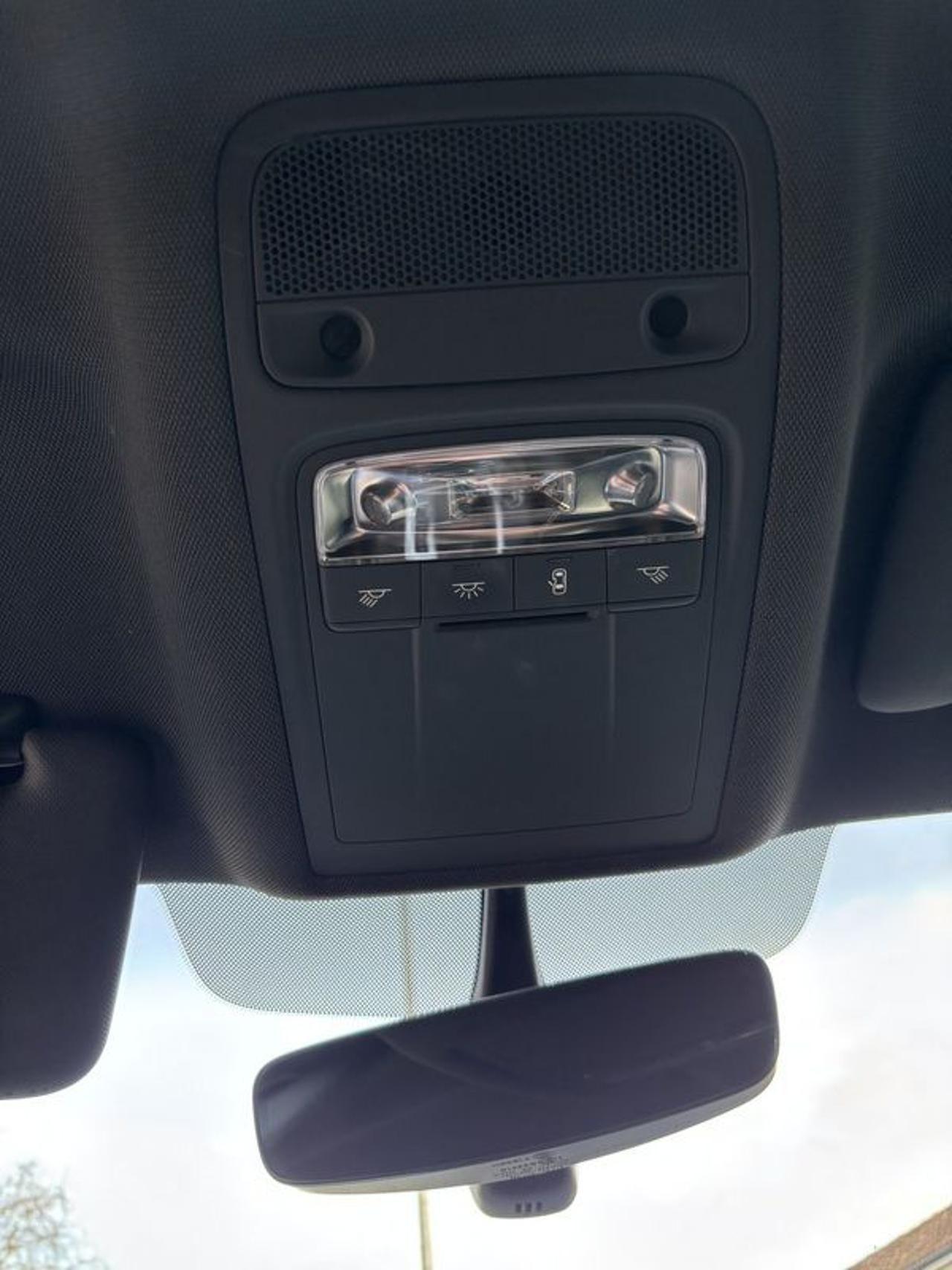 Audi A3 SPB 2.0 TDI S Line S tronic FULL LED-NAVI-18"