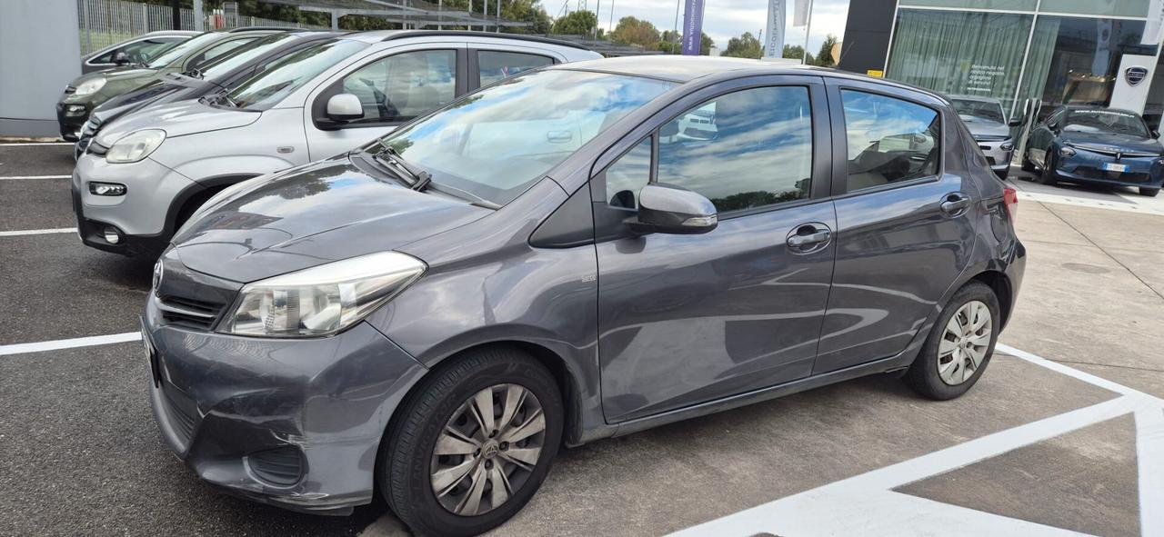Toyota yaris 1000 benzina