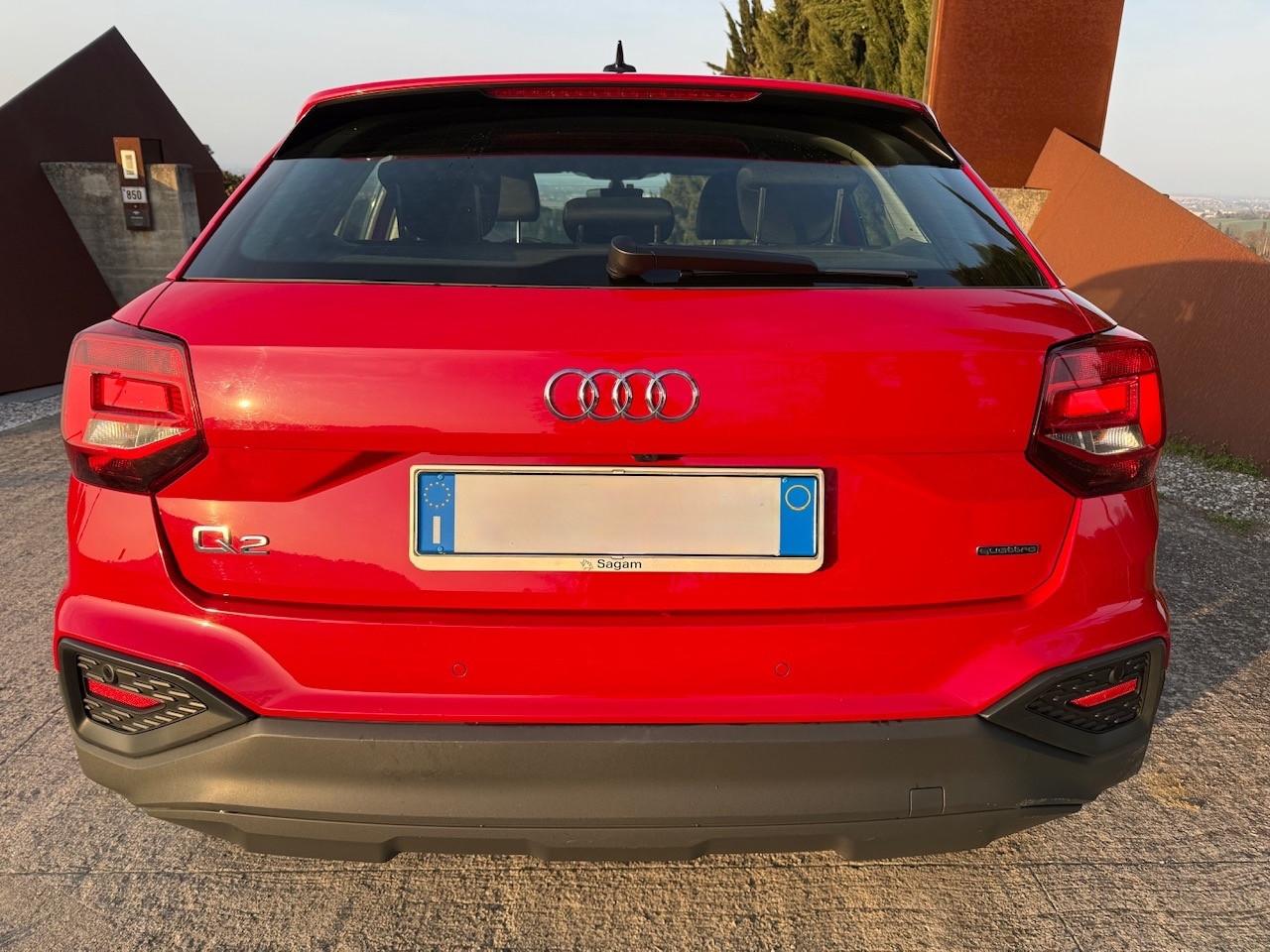 Audi Q2 40 TFSI quattro S tronic Business Advanced