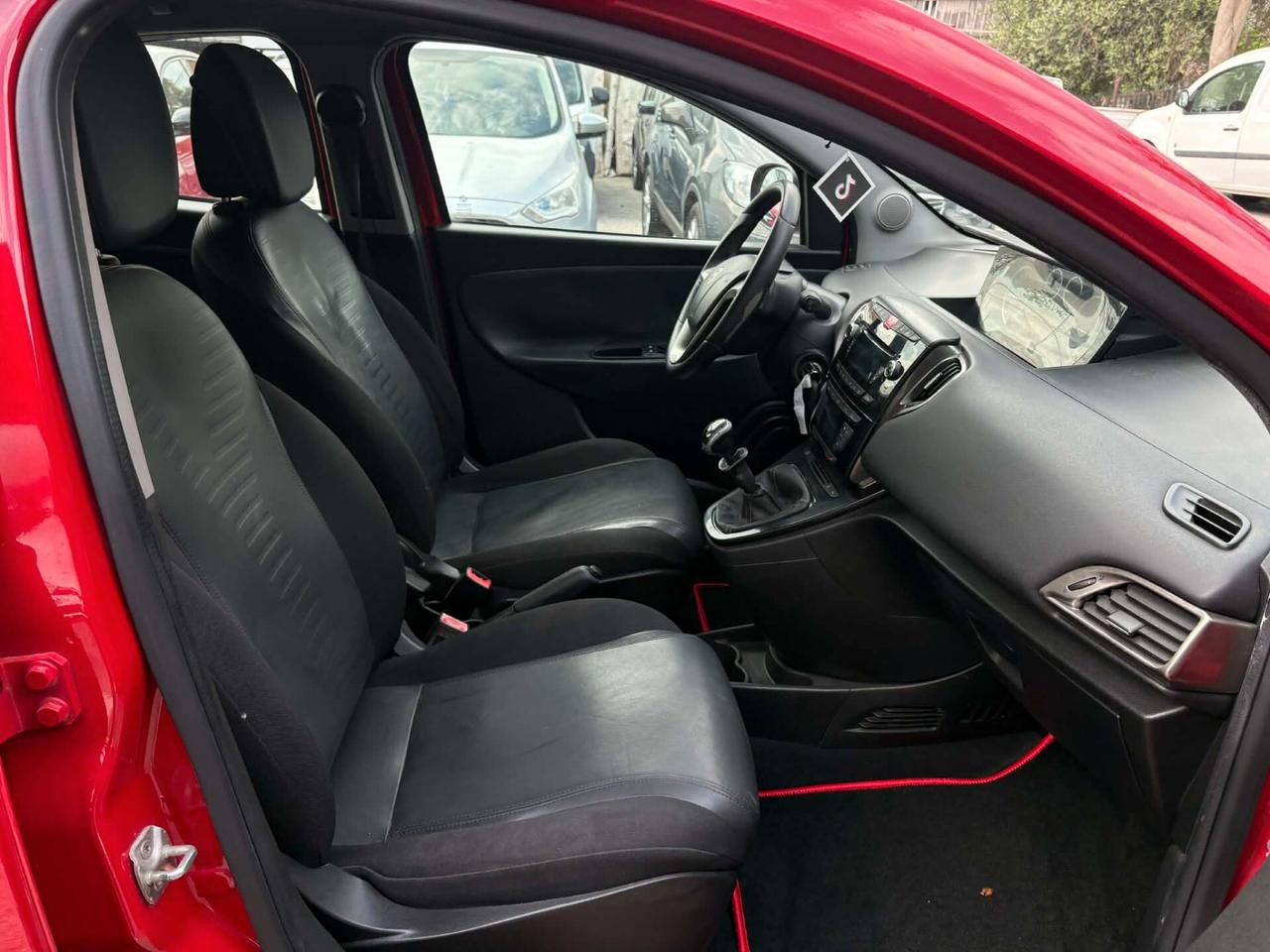 Lancia Ypsilon 1.2 69 CV 5 porte GPL 2035 Ecochic Elefantino