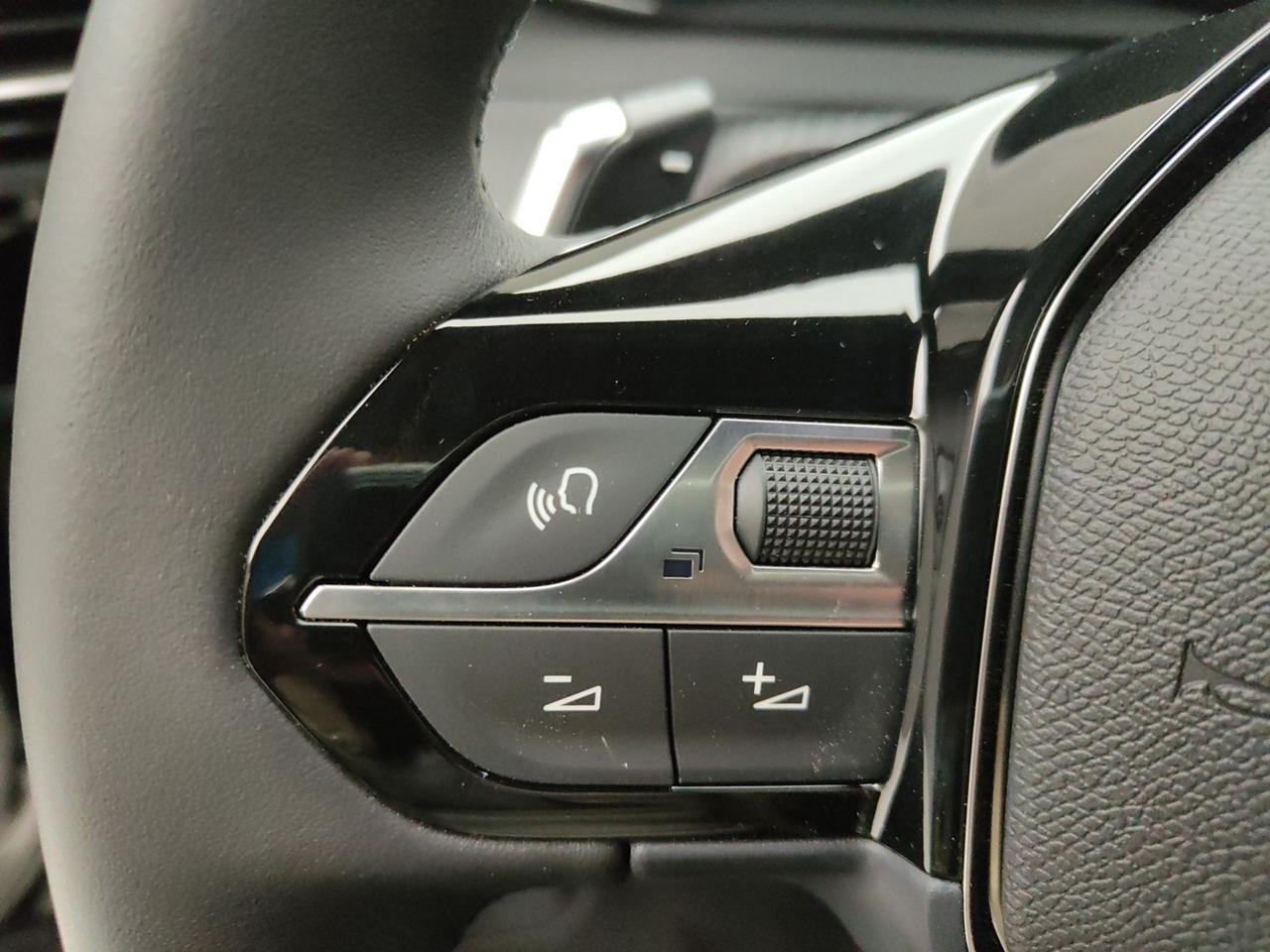 PEUGEOT 2008 II 2020 1.2 PURETECH 130CV ALLURE EAT8