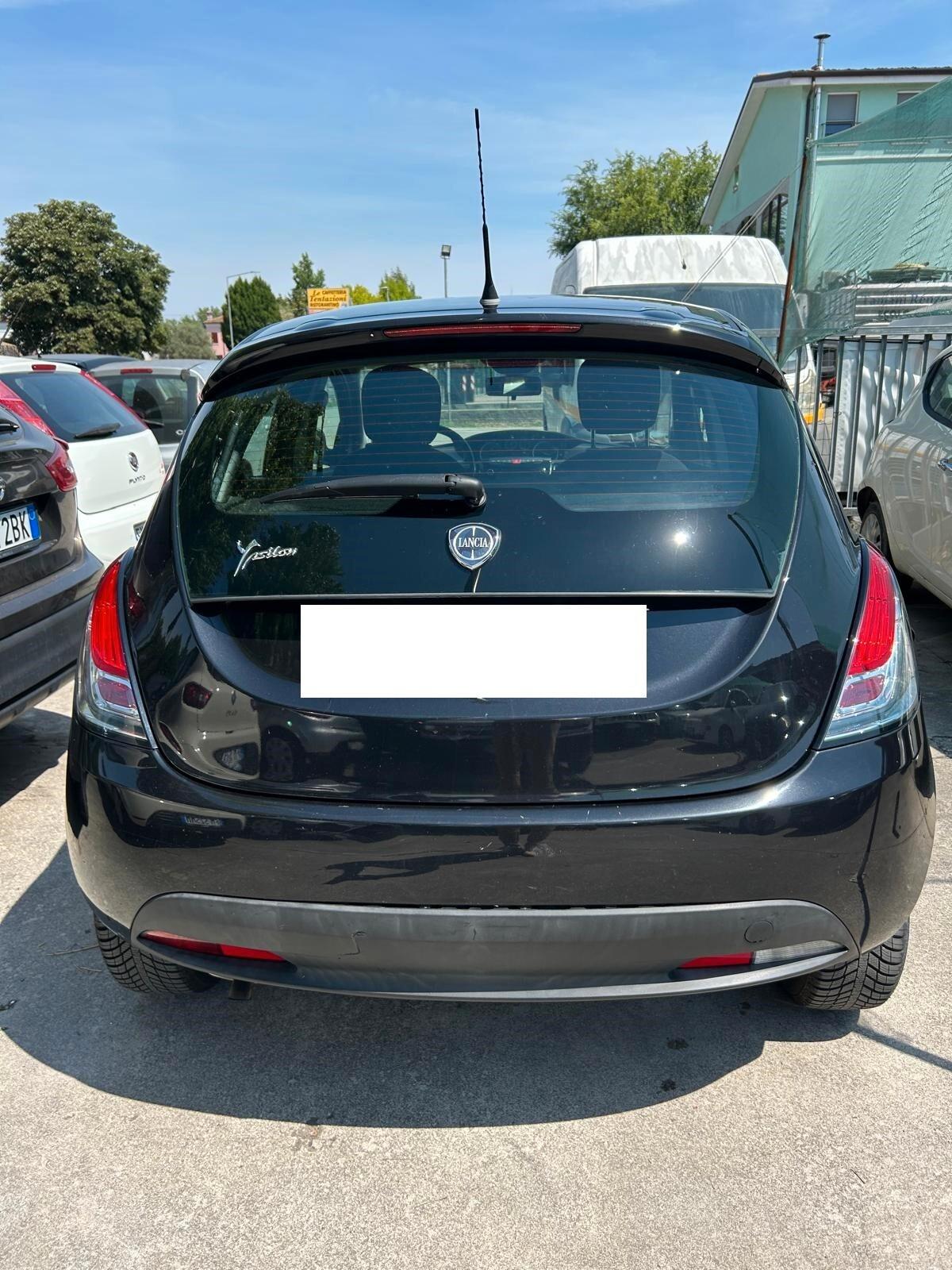 Lancia Ypsilon 1.2 69 CV 5 porte S&S Silver OK NEO PATENTATI